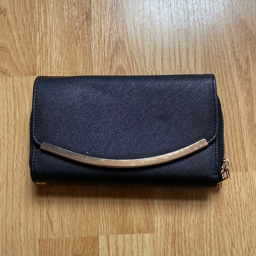 black clutch